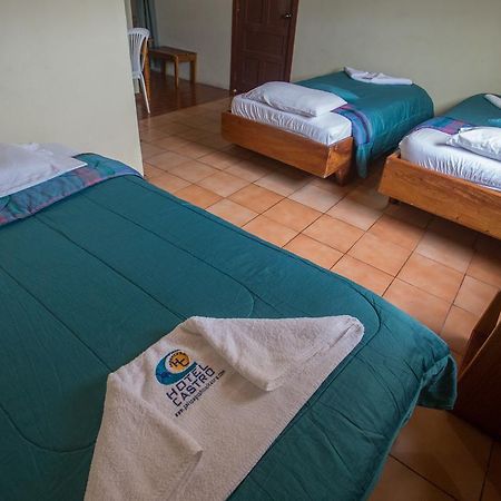 Hostal Castro Galapagos 푸에르토아요라 외부 사진