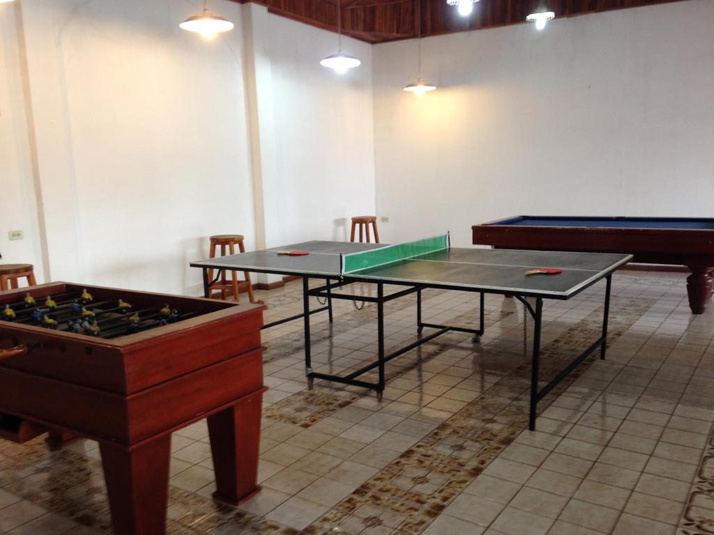 Hostal Castro Galapagos 푸에르토아요라 외부 사진